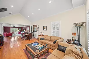 1327 Ashland St, Houston, TX 77008 - Photo 7