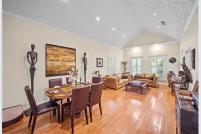 1327 Ashland Street, Houston, TX 77008 - Photo 9