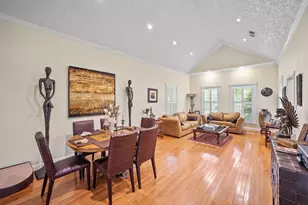 1327 Ashland St, Houston, TX 77008 - Photo 9