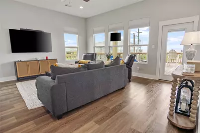 804 1/2 W Johnson Crawford Circle, Port Bolivar, TX 77650 - Photo 3