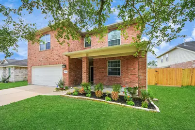 7925 Diamond Oak Drive, Texas City, TX 77591 - Photo 1