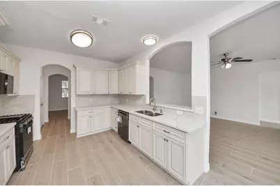 7925 Diamond Oak Drive, Texas City, TX 77591 - Photo 9