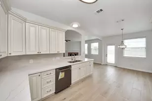 7925 Diamond Oak Dr, Texas City, TX 77591 - Photo 7