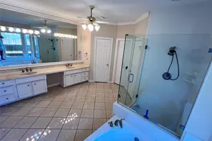 2021 Lauren Lake Dr, League City, TX 77573 - Photo 23