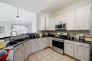 2926 Meadowglen Cove, Houston, TX 77082 - Photo 7