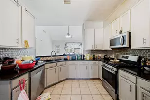 2926 Meadowglen Cove, Houston, TX 77082 - Photo 9