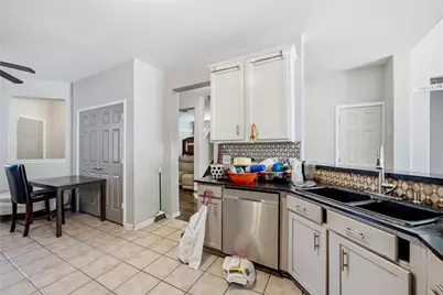 2926 Meadowglen Cove, Houston, TX 77082 - Photo 11