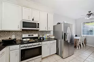 2926 Meadowglen Cove, Houston, TX 77082 - Photo 7
