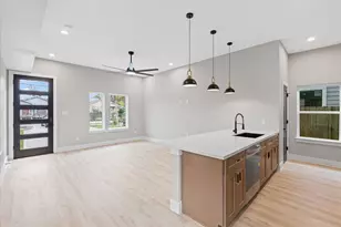 966 South Ln, Houston, TX 77088 - Photo 9