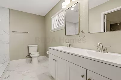 11742 N Willow Circle, Houston, TX 77071 - Photo 13