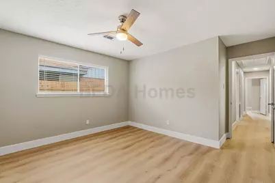 11742 N Willow Circle, Houston, TX 77071 - Photo 17