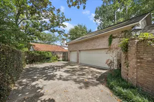 526 Westminster Dr, Houston, TX 77024 - Photo 27