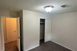 200 Moss Hill Ln, Conroe, TX 77303 - Photo 11