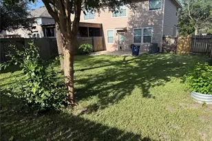 319 Brandy Ridge Ln, Dickinson, TX 77539 - Photo 9