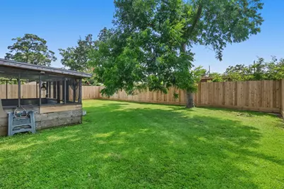 7701 Melrose Street, Houston, TX 77022 - Photo 41