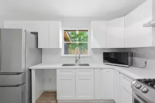 7701 Melrose St, Houston, TX 77022 - Photo 17