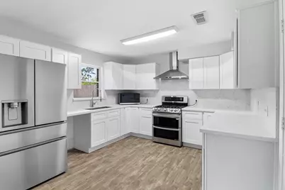 7701 Melrose Street, Houston, TX 77022 - Photo 15