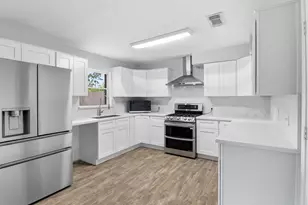 7701 Melrose St, Houston, TX 77022 - Photo 15