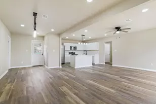 1120 17th Ave N, Texas City, TX 77590 - Photo 5