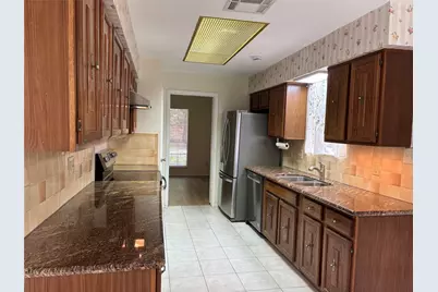 25 N Deerfoot Circle, The Woodlands, TX 77380 - Photo 17