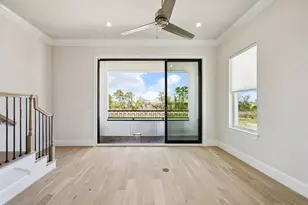 5917 Cottage Grove Lake Dr, Houston, TX 77007 - Photo 11