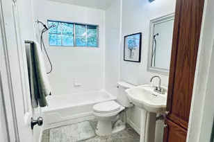 10202 Jockey Club Dr, Houston, TX 77065 - Photo 11