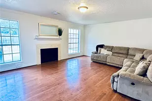 10202 Jockey Club Dr, Houston, TX 77065 - Photo 5