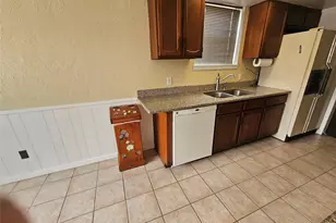 6814 Castleview Ln, Houston, TX 77489 - Photo 9