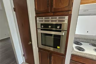 6814 Castleview Ln, Houston, TX 77489 - Photo 7