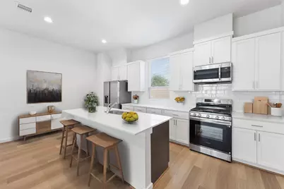 1013 Erin St Street #U-V, Houston, TX 77009 - Photo 5