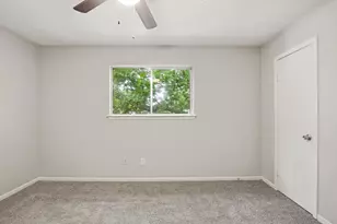 6814 Indian Falls Dr, Houston, TX 77489 - Photo 25