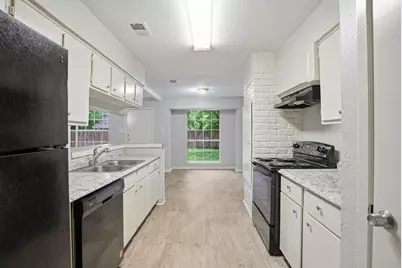 6814 Indian Falls Drive, Houston, TX 77489 - Photo 15