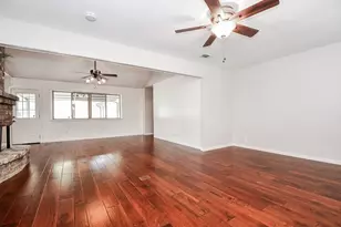 2562 Kevin Ln, Houston, TX 77043 - Photo 15
