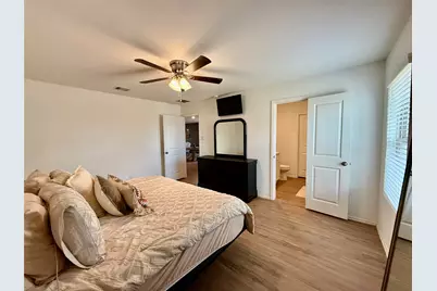 216 Bennett Loop, Angleton, TX 77515 - Photo 7