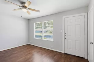 7252 Yoe St, Houston, TX 77016 - Photo 5