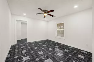 101 Live Oak St, Baytown, TX 77520 - Photo 9