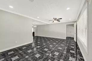 101 Live Oak St, Baytown, TX 77520 - Photo 11