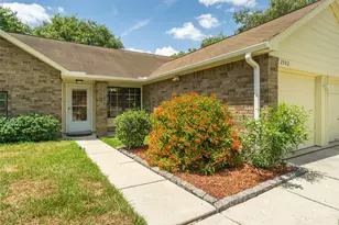 2902 Laurelridge Dr, League City, TX 77573 - Photo 3