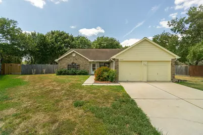 2902 Laurelridge Drive, League City, TX 77573 - Photo 1
