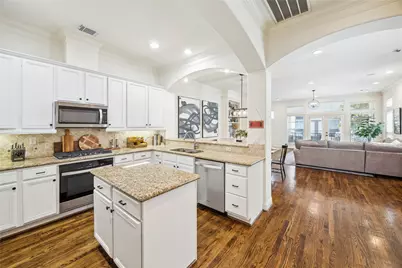 244 Detering Street, Houston, TX 77007 - Photo 9