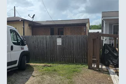 1028 Baker Avenue, Bacliff, TX 77518 - Photo 11