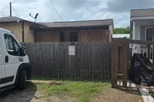 1028 Baker Ave, Bacliff, TX 77518 - Photo 11