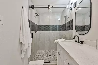 1615 Avenue L, Galveston, TX 77550 - Photo 25