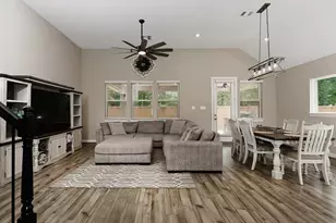 2111 Woodland Elm Ln, Conroe, TX 77384 - Photo 5