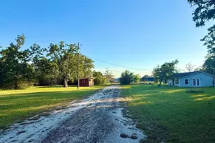 401 Chinaberry Ln, Somerville, TX 77879 - Photo 11