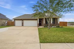 114 Avery Springs Ln, Dickinson, TX 77539 - Photo 1