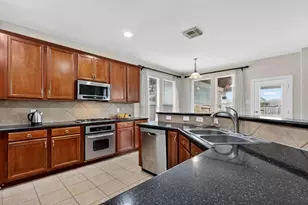 4438 W Maple Dr, Friendswood, TX 77546 - Photo 11