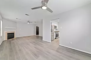 10810 Meadow Walk Ln, Houston, TX 77067 - Photo 5