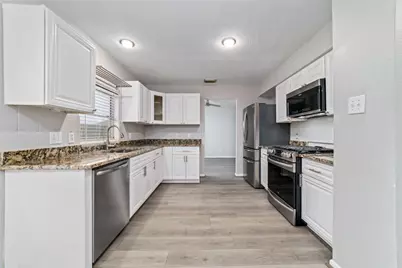 10810 Meadow Walk Lane, Houston, TX 77067 - Photo 7