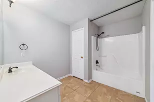 10810 Meadow Walk Ln, Houston, TX 77067 - Photo 17